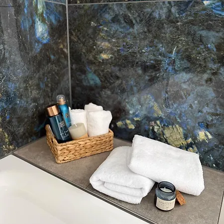 Mk Living And باد سالزفلن